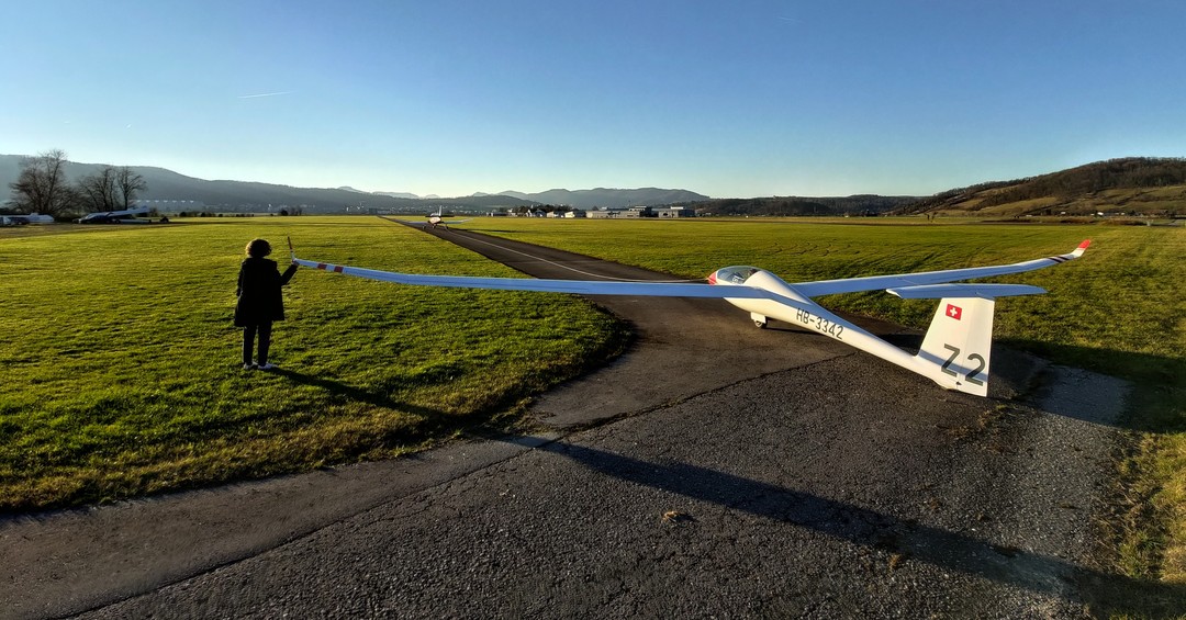 Read more about the article December 31, one of the last starts of the 2021 season. I wish all of you an amazing start into the 2022 season #gliding #soaring #segelflug #segelfliegen #volavoile #glidingpictures #pilotlife #discus2 #schempphirth #aviation #sfvs_fsvv #sgzuerich #birrfeld @sg_zuerich