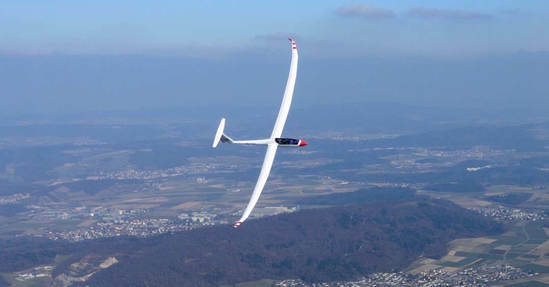 The 2022 thermal season has begun #gliding #soaring #segelflug #segelfliegen #volavoile #glidingpictures #pilotlife #arcus #schempphirth #aviation #sfvs_fsvv #sgzuerich @sg_zuerich
