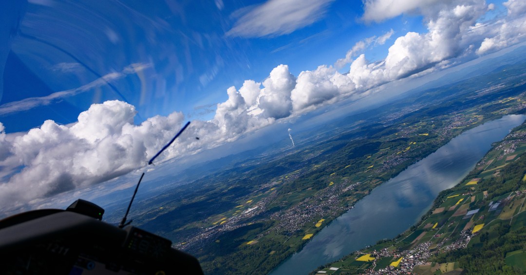 What a beautiful active sky #gliding #soaring #segelflug #segelfliegen #v#volavoile #glidingpictures #pilotlife #discus2 #schempphirth #aviation #sgzuerich @sg_zuerich