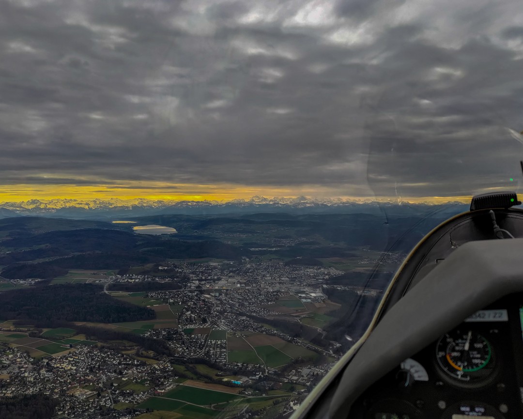 Can you see the snowy alps on the horizon?