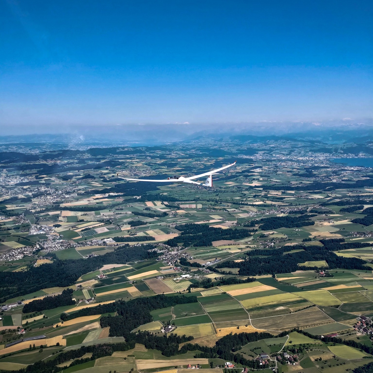 Maybe a few more cumulus clouds would be helpful #gliding #soaring #segelflug #segelfliegen #volavoile #glidingpictures #pilotlife #discus2 #arcus #schempphirth #aviation #sfvs_fsvv #sgzuerich @sg_zuerich